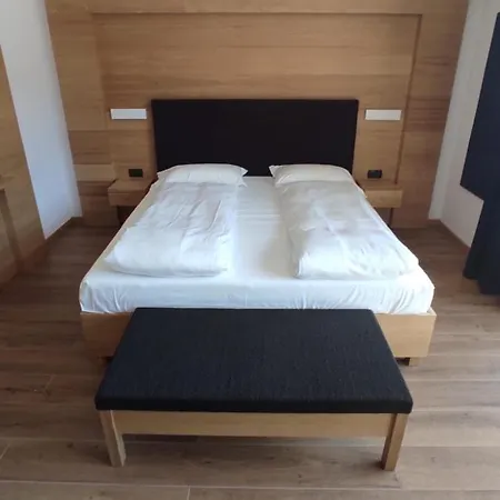 Hotel Almhof San Candido